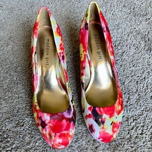 Madden Girl Floral Getta Pumps Size 9.5 Cottagecore Spring Country Colorful